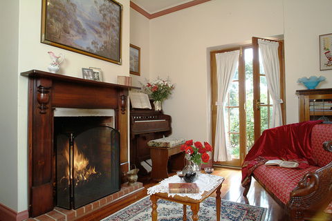 Amanda's Cottage 1899 - Accommodation Redcliffe 0