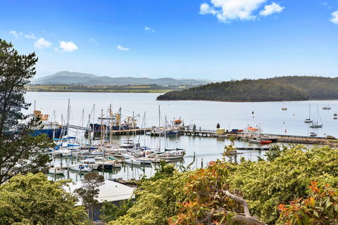 Beauty Point Holiday House - Accommodation Redcliffe 2