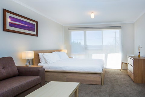 Cascades 3 - Accommodation Redcliffe 0