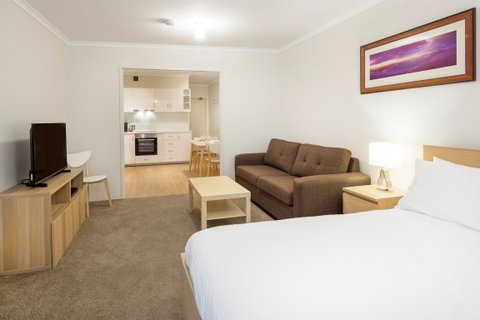 Cascades 3 - Accommodation Redcliffe 1