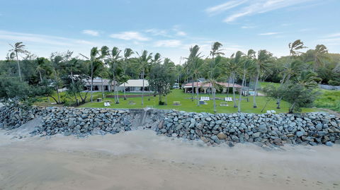 Comfort Resort Blue Pacific - Accommodation Redcliffe 1