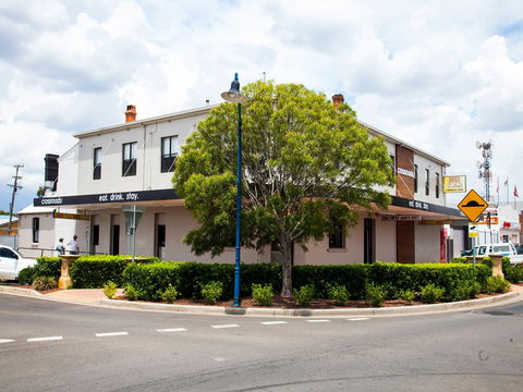 Crossroads Hotel - Accommodation Redcliffe 1