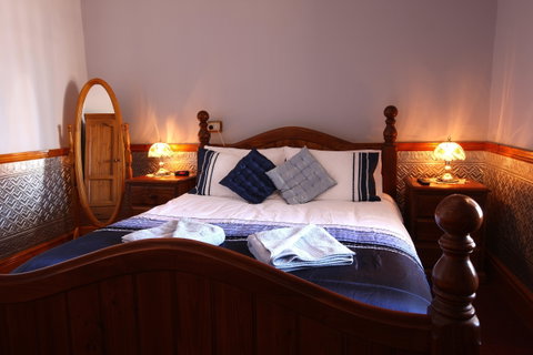 Jadan Cottages - Accommodation Redcliffe 0