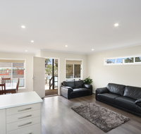 Silver Hill Townhouse - Accommodation Redcliffe