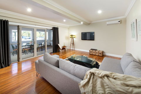 Stunning Style On David - Accommodation Redcliffe 2