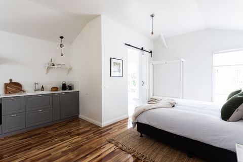 A Cottage In Richmond - Accommodation Redcliffe 0
