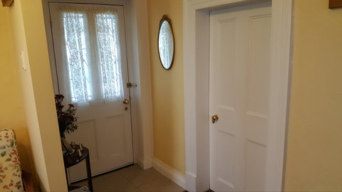 Arendon Cottage - Accommodation Redcliffe 2