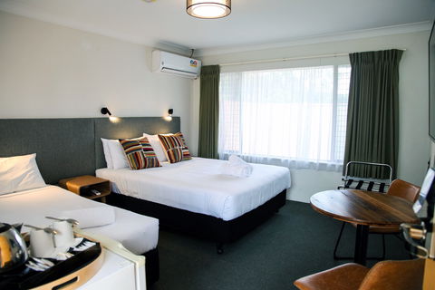 Batemans Bay Hotel - Accommodation Redcliffe 0
