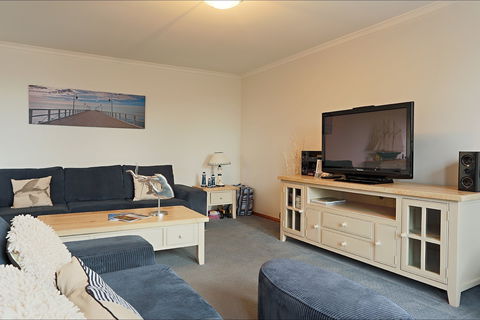 Blue Fin - Accommodation Redcliffe 2