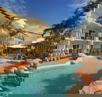 Cairns Queenslander Hotel and Apartments - Accommodation Redcliffe