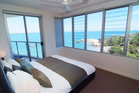 Coral Cove Apartments - Accommodation Redcliffe 2