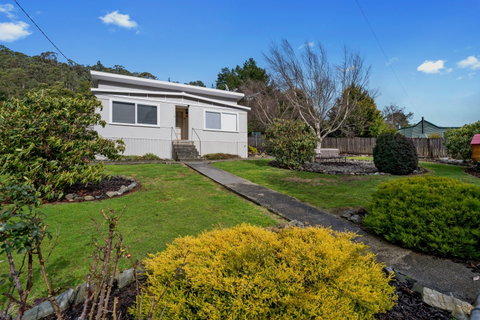 Derby Base - Accommodation Redcliffe 0
