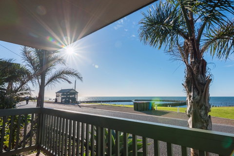 Edithburgh Caravan Park - Accommodation Redcliffe 0