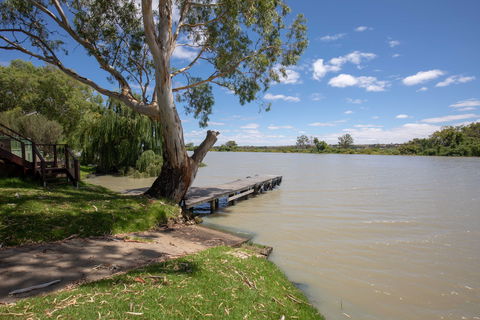 Greenbanks - River Shack Rentals - Accommodation Redcliffe 1