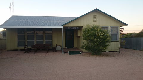 Gunnadoo - Accommodation Redcliffe 0