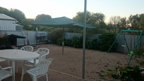 Gunnadoo - Accommodation Redcliffe 1