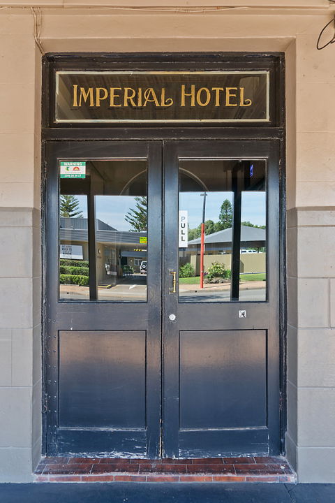 Imperial Hotel - Accommodation Redcliffe 1