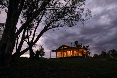 Kestrel Nest EcoHut - Accommodation Redcliffe 1