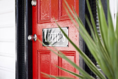 Lottes Cottage - Accommodation Redcliffe 0