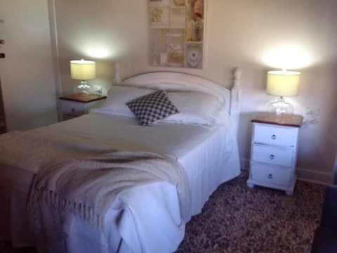 Poets On Mertin - Accommodation Redcliffe 0