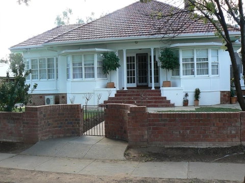 Poets On Mertin - Accommodation Redcliffe 1