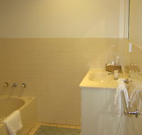 Tarrawingee Holiday Unit - Accommodation Redcliffe
