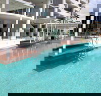 Waters Edge Apartments Cairns - Accommodation Redcliffe