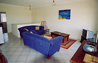 A Beachfront Villa Rockingham - Accommodation Redcliffe 2
