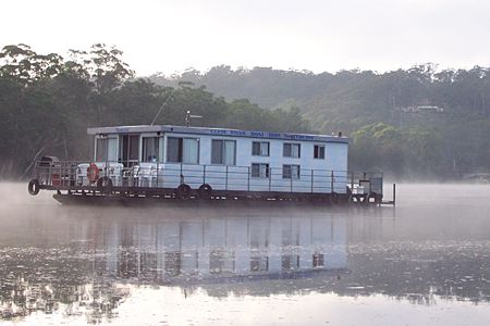 Clyde River Houseboats - Accommodation Redcliffe 1
