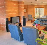 Gladstone Earth and Sea - Accommodation Redcliffe