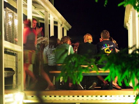 Blue Reef Backpackers - Accommodation Redcliffe 0