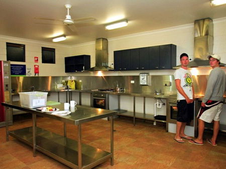 Blue Reef Backpackers - Accommodation Redcliffe 1
