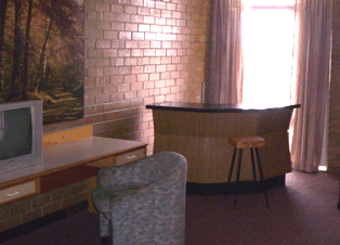 Red Castle Motor Inn - Accommodation Redcliffe
