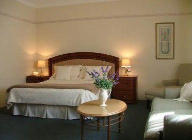 Best Western Cotswold Gardens - Accommodation Redcliffe 2