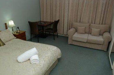 Best Western Cotswold Gardens - Accommodation Redcliffe 4