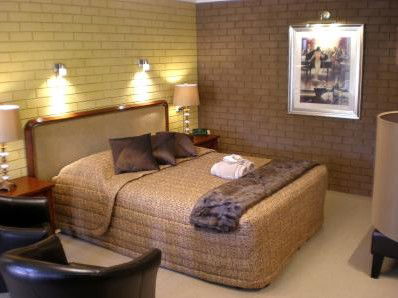 Estelle Kramer Motor Inn - Accommodation Redcliffe 0