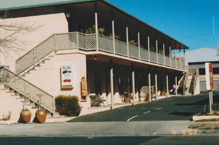New England Motor Inn - Accommodation Redcliffe
