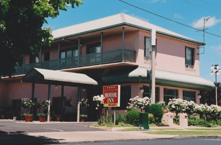 New England Motor Inn - Accommodation Redcliffe 2