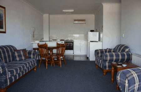 New England Motor Inn - Accommodation Redcliffe 3