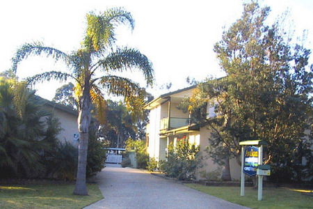 Avalon Holiday Units - Accommodation Redcliffe 0