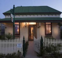 Emaroo Cottages - Accommodation Redcliffe