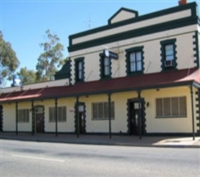 Old Willyama Motor Inn - Accommodation Redcliffe 1