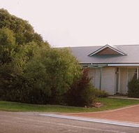 Acacia Grove Holiday House - Accommodation Redcliffe