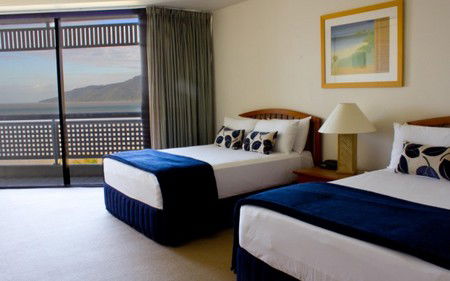 Rydges Esplanade Resort Cairns - Accommodation Redcliffe 1