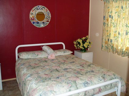 Parakeet Retreat - Accommodation Redcliffe 3