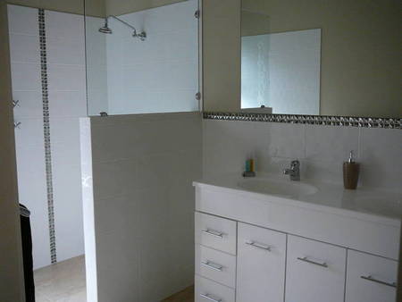 Parakeet Retreat - Accommodation Redcliffe 4