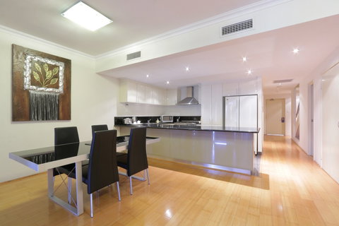 Antonas Verandah Apartments - Accommodation Redcliffe 3