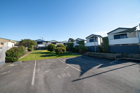 Bridport Beach Cottages - Accommodation Redcliffe 0