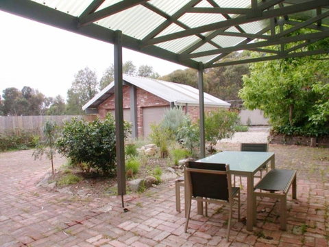 Century 21 SouthCoast: Estar - Accommodation Redcliffe 1