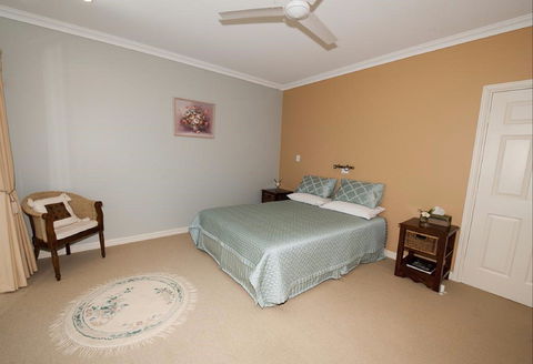 Crabapple Lane Bed And Breakfast - Accommodation Redcliffe 0